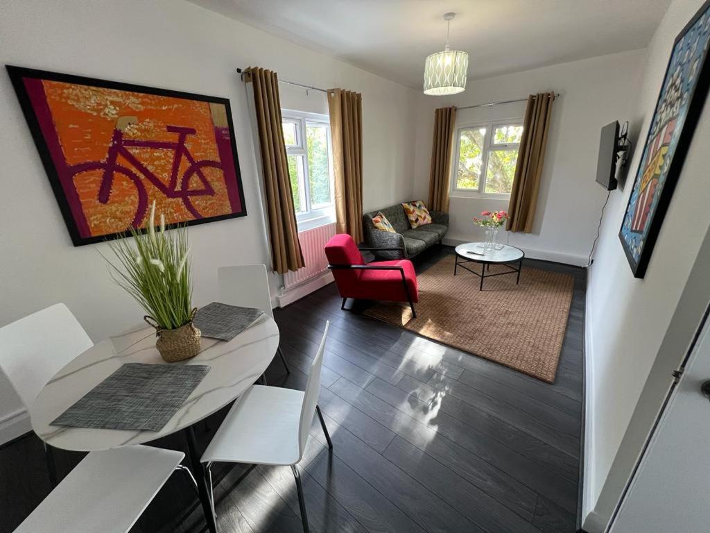 Cozy 2 Bedroom Flat Tower Bridge / Bermondsey * Londra